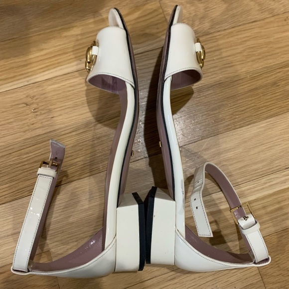 Gucci sandals. 7.5. Off white. Excellent used condition. Worn only a few times. - Picture 4 of 6